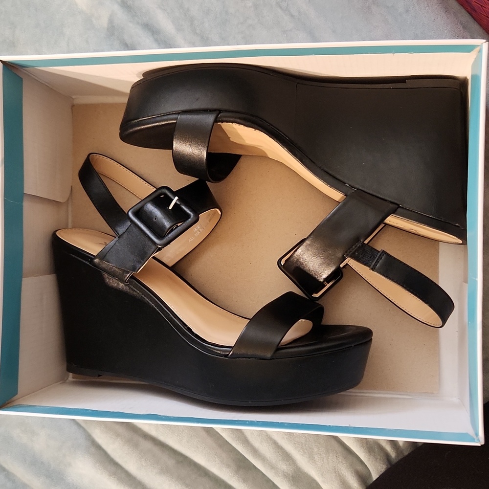 Open toe strappy wedge